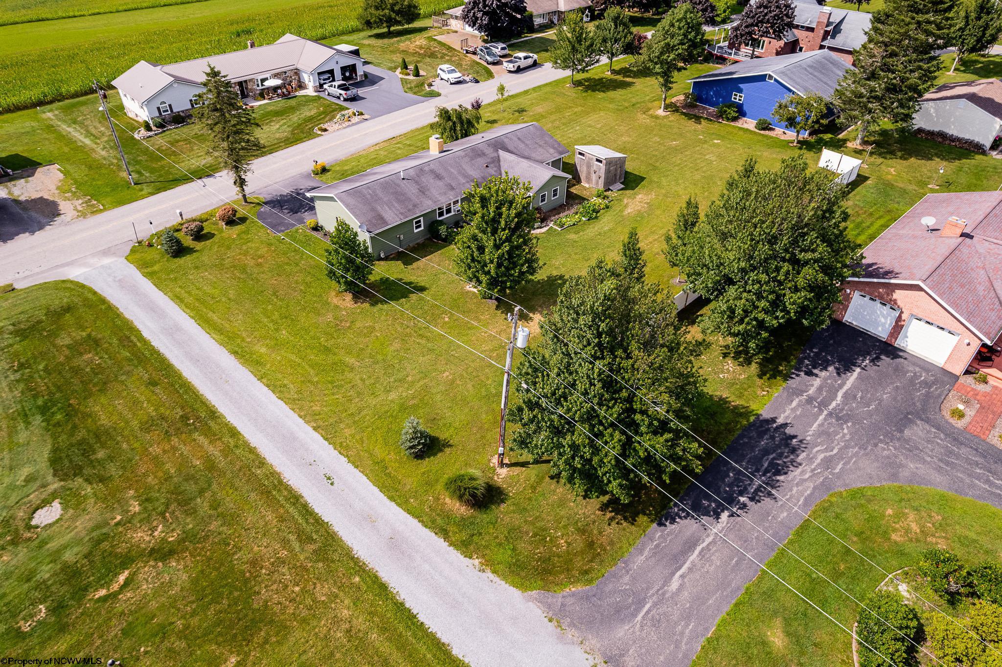 Oakland, Maryland 21550, United States, 3 Bedrooms Bedrooms, ,1 BathroomBathrooms,Residential,Contingent,196209