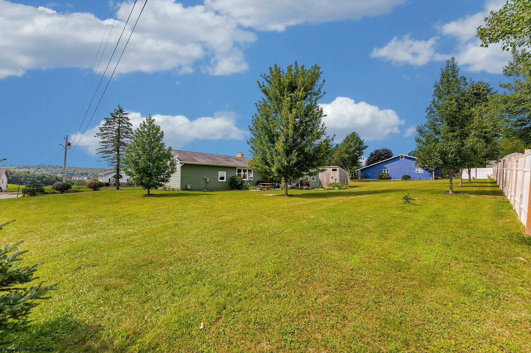 Oakland, Maryland 21550, United States, 3 Bedrooms Bedrooms, ,1 BathroomBathrooms,Residential,Contingent,196209