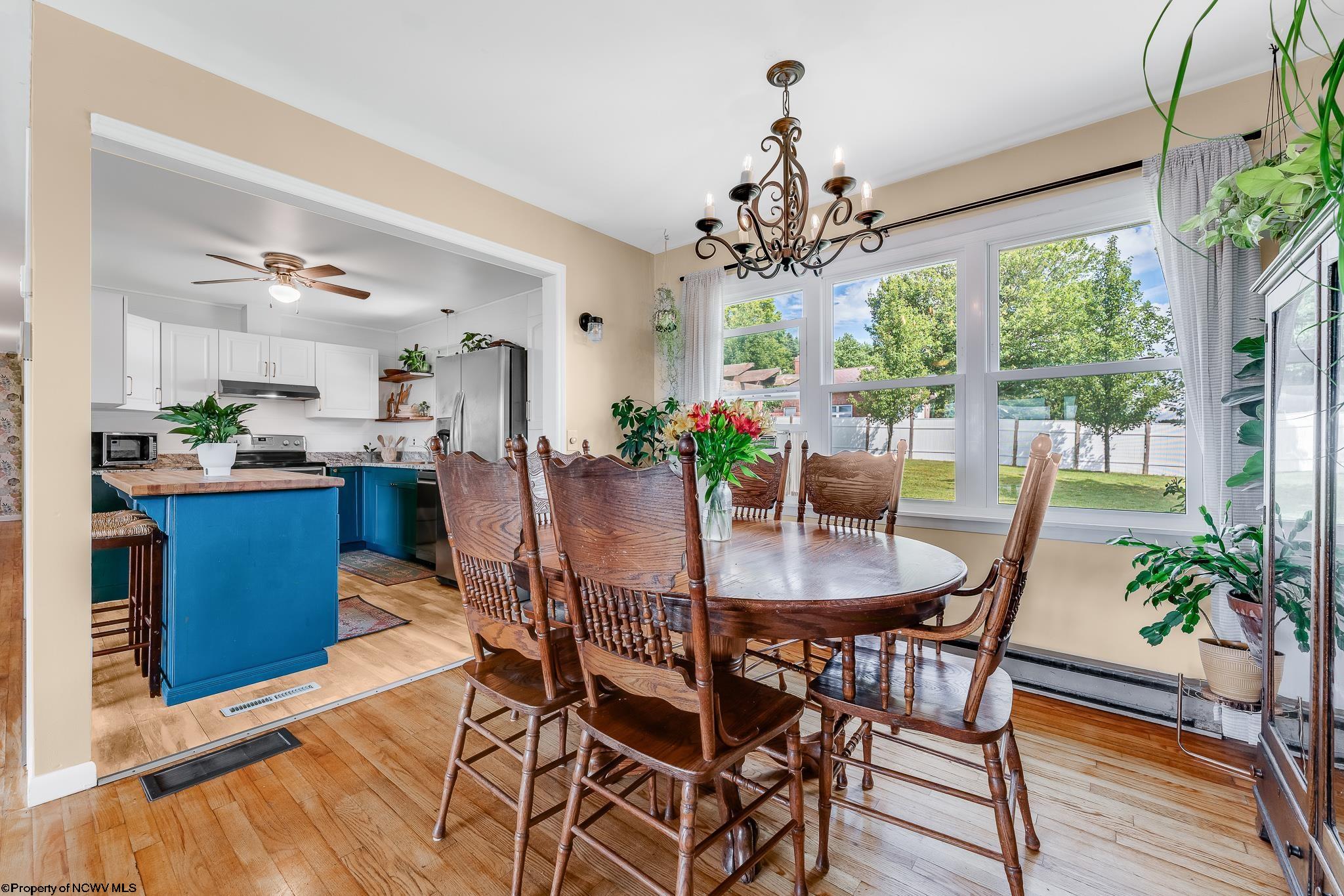 Oakland, Maryland 21550, United States, 3 Bedrooms Bedrooms, ,1 BathroomBathrooms,Residential,Contingent,196209