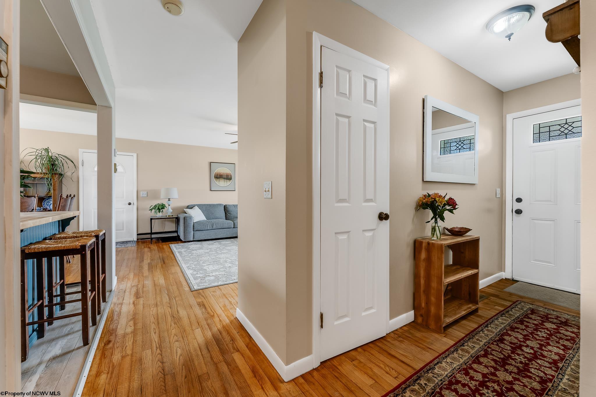 Oakland, Maryland 21550, United States, 3 Bedrooms Bedrooms, ,1 BathroomBathrooms,Residential,Contingent,196209