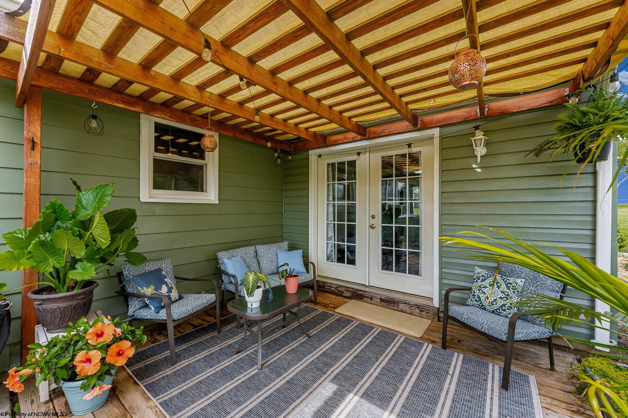 Oakland, Maryland 21550, United States, 3 Bedrooms Bedrooms, ,1 BathroomBathrooms,Residential,Contingent,196209