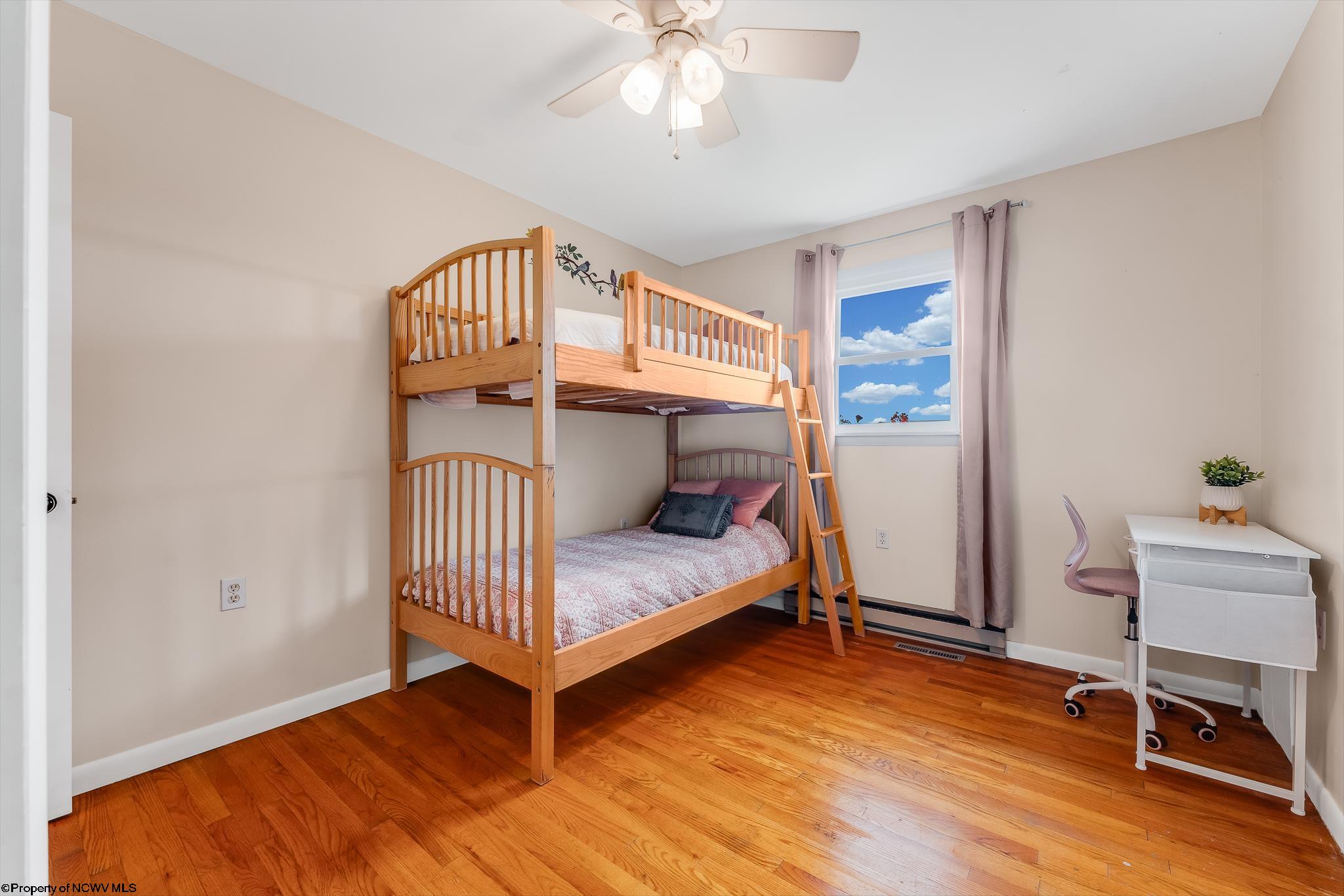 Oakland, Maryland 21550, United States, 3 Bedrooms Bedrooms, ,1 BathroomBathrooms,Residential,Contingent,196209