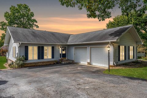 Photo of 109 Trevilla Avenue, Morgantown, WV 26508 (MLS # 10161907)