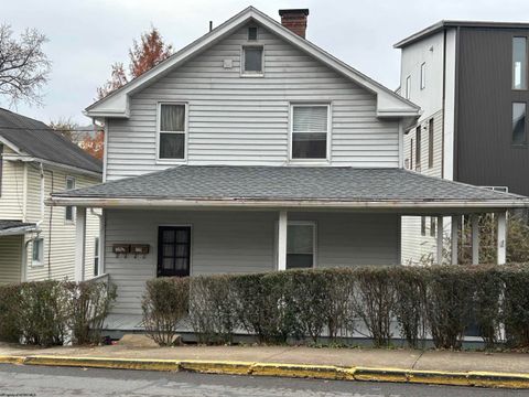 Photo of 729 & 729 1/2 Richwood Avenue, Morgantown, WV 26505 (MLS # 10162599)