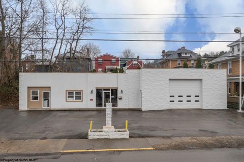 Photo of 141 S High Street, Morgantown, WV 26501 (MLS # 10164919)