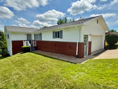 Photo of 1814 Lafayette Circle, Fairmont, WV 26554 (MLS # 10165902)
