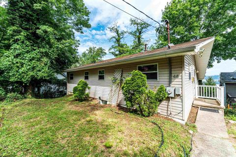 Photo of 45 Logan Avenue, Morgantown, WV 26501 (MLS # 10160929)