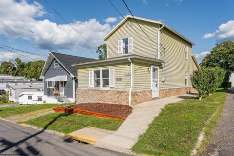 Photo of 532 & 532 1/2 Herman Avenue, Star City, WV 26505 (MLS # 10161343)