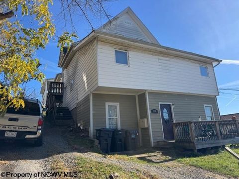 Photo of 658 Spruce Street, Morgantown, WV 26505 (MLS # 10162456)