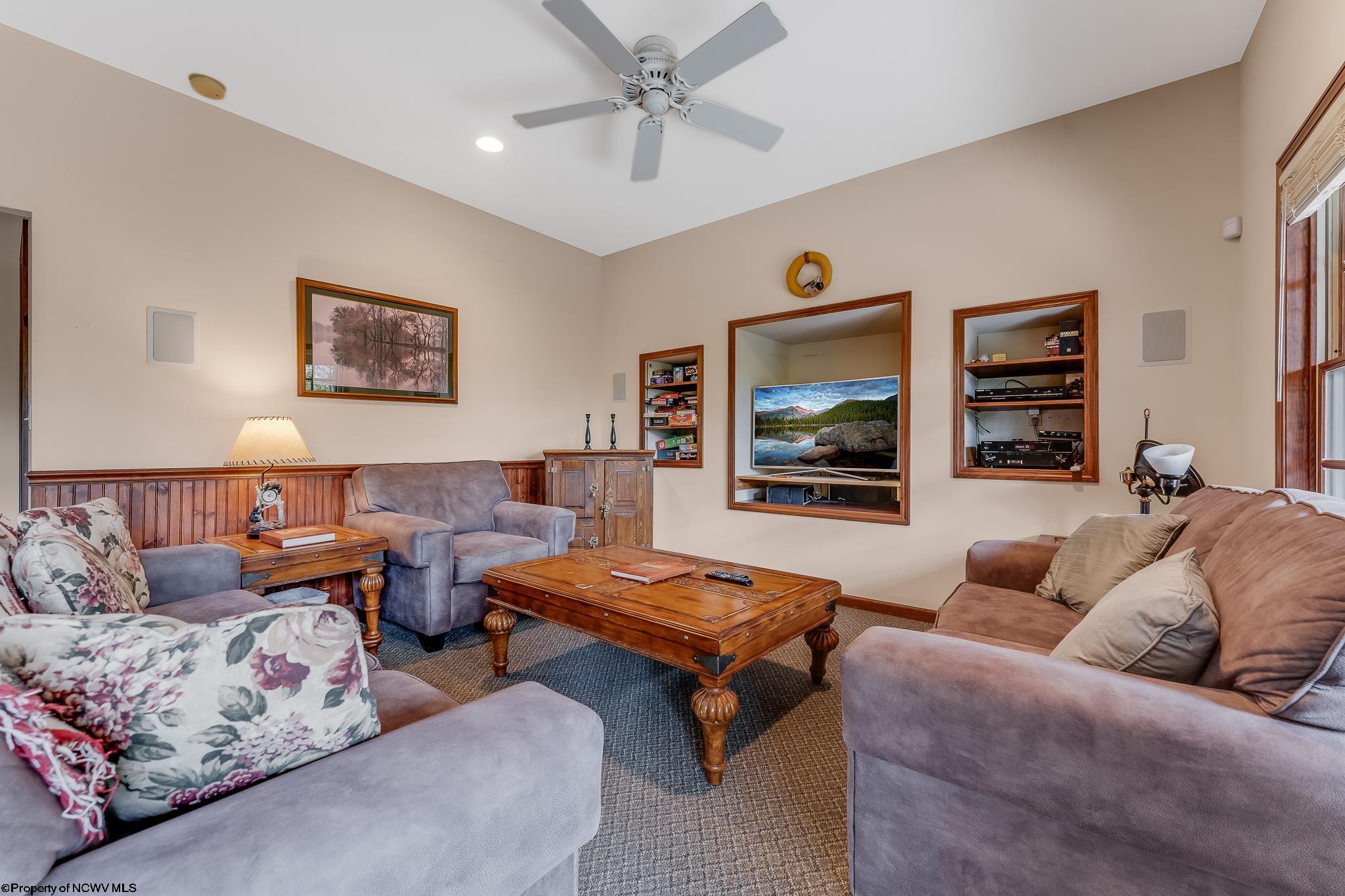 Davis, West Virginia 26260, United States, 4 Bedrooms Bedrooms, ,4 BathroomsBathrooms,Residential,Active,228709