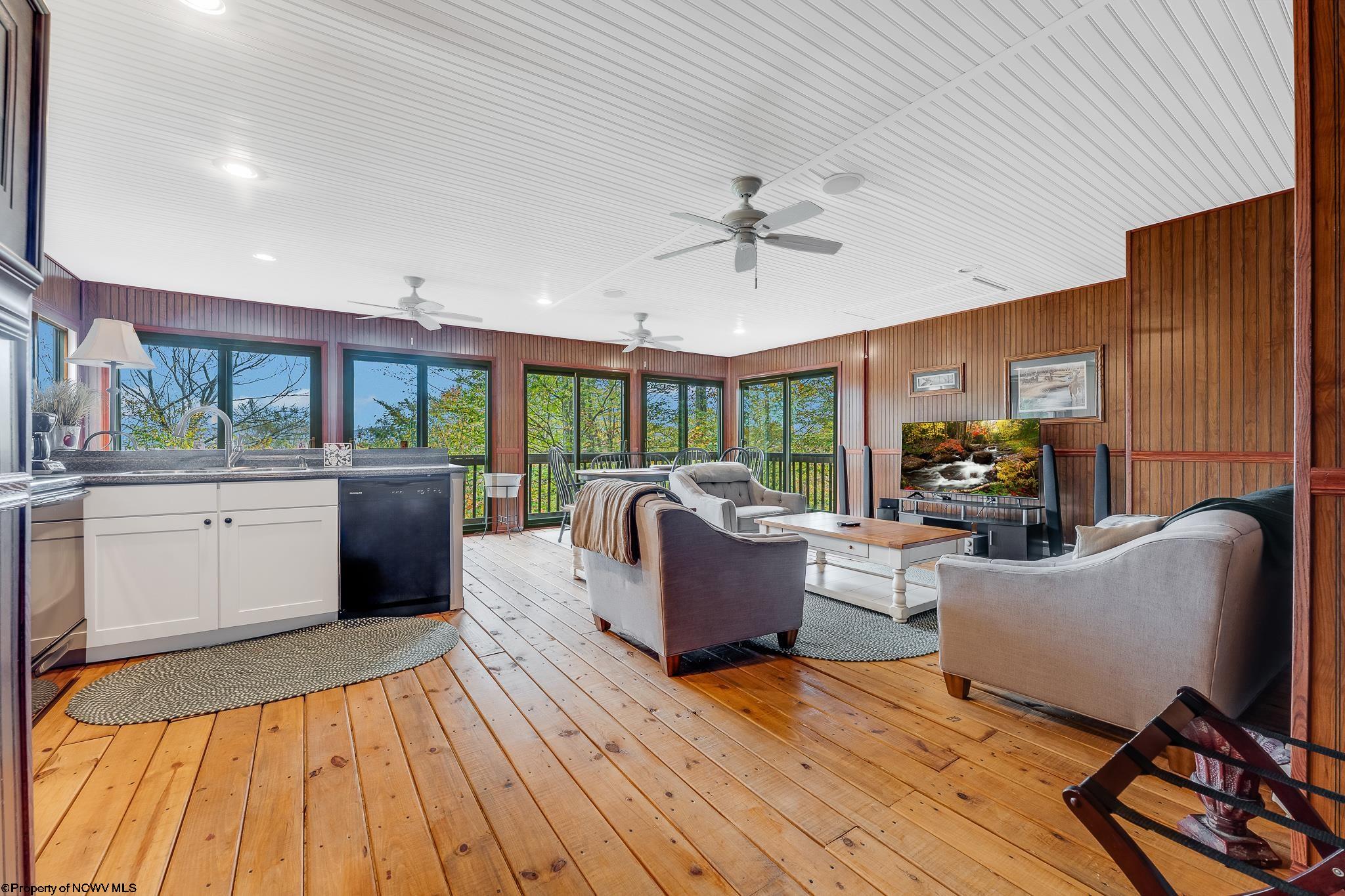 Davis, West Virginia 26260, United States, 4 Bedrooms Bedrooms, ,4 BathroomsBathrooms,Residential,Active,228709