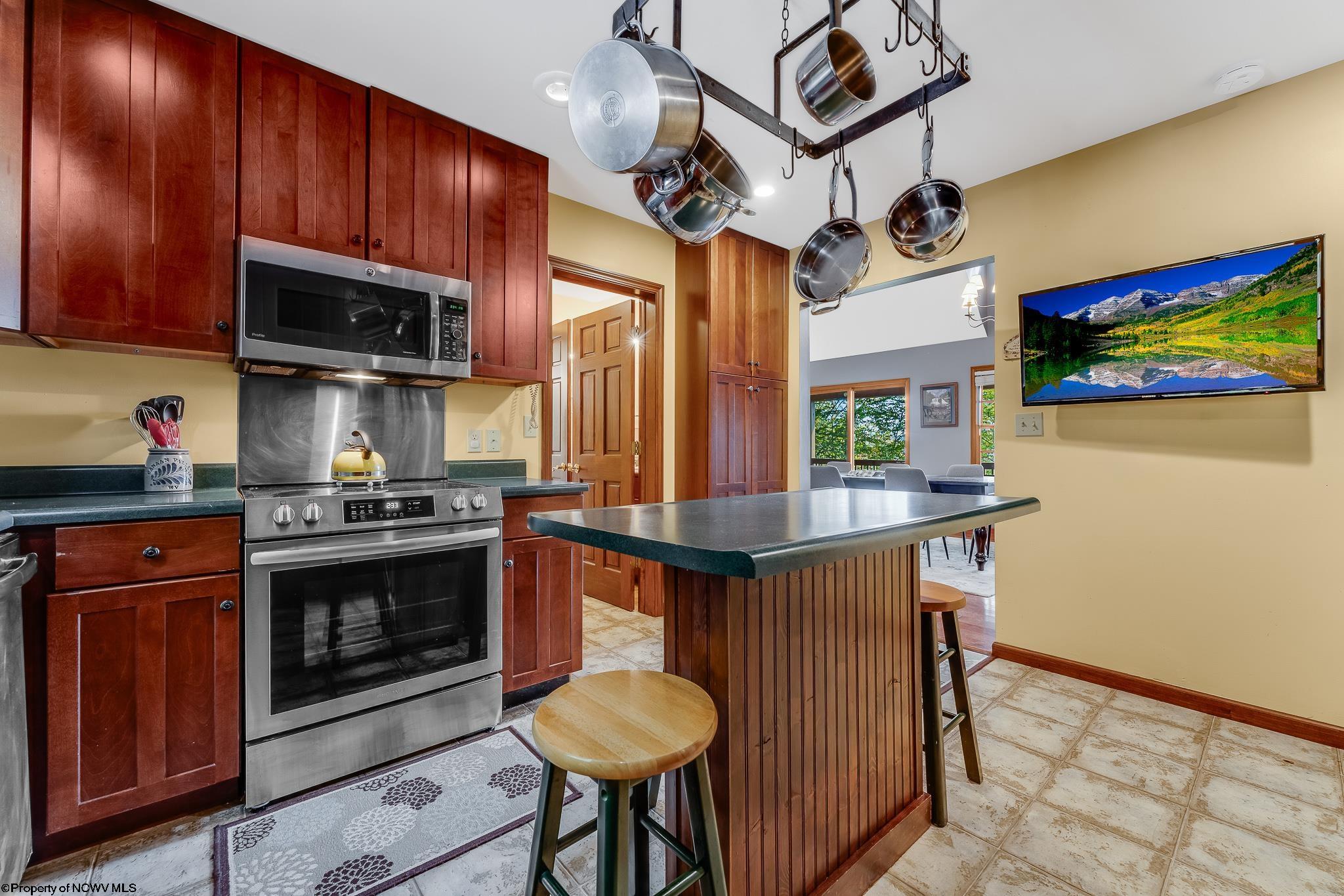 Davis, West Virginia 26260, United States, 4 Bedrooms Bedrooms, ,4 BathroomsBathrooms,Residential,Active,228709