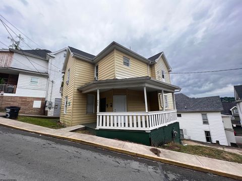 Photo of 466 Dallas Street, Morgantown, WV 26505 (MLS # 10159425)