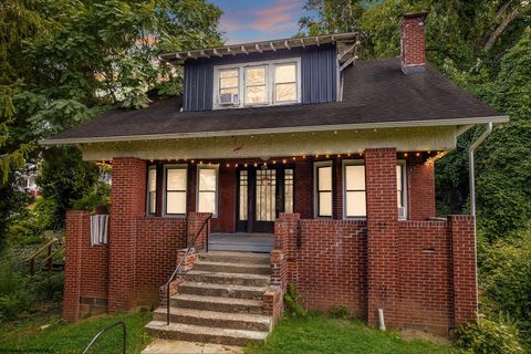 Photo of 524 Pearl Avenue, Morgantown, WV 26505 (MLS # 10161348)