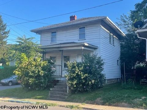 Photo of 620 Hobson Street, Morgantown, WV 26501 (MLS # 10163329)