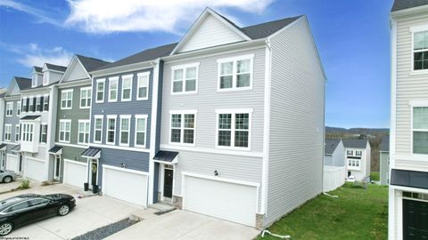 Photo of 320 Bay Street, Morgantown, WV 26508 (MLS # 10164177)