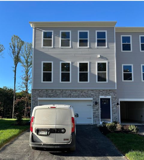 Photo of 709 Hardman Drive, Morgantown, WV 26501 (MLS # 10162170)