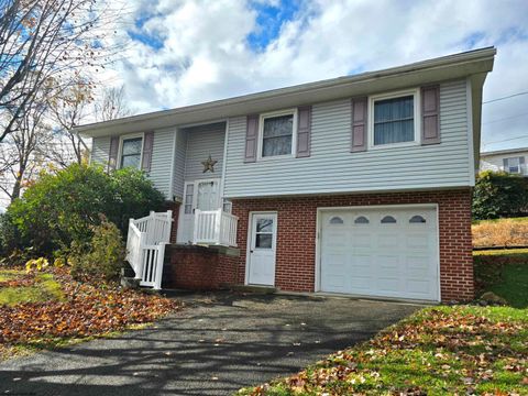 Photo of 101 Dawn Street, Kingwood, WV 26537 (MLS # 10162339)
