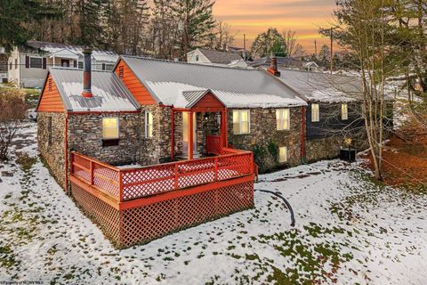 Photo of 1140 Sunset Drive, Fairmont, WV 26554 (MLS # 10162831)