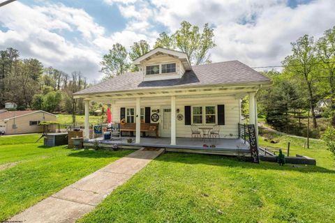 Photo of 688 E Grafton Road, Fairmont, WV 26554 (MLS # 10164907)