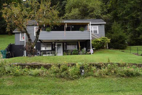 Photo of 1631 Junkins Avenue, Clarksburg, WV 26301 (MLS # 10166483)