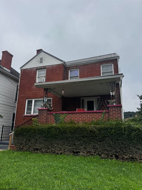 Photo of 425 Center Avenue, Weston, WV 26452 (MLS # 10166457)
