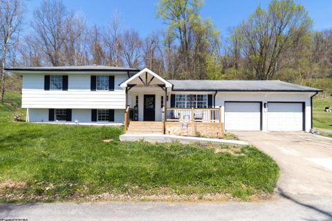 Photo of 135 Celtic Drive, Clarksburg, WV 26301 (MLS # 10164198)