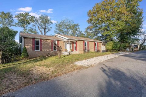 Photo of 801 Cottonwood Drive, Morgantown, WV 26505 (MLS # 10165060)