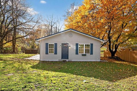 Photo of 1421 Hite Avenue, Fairmont, WV 26554 (MLS # 10162425)