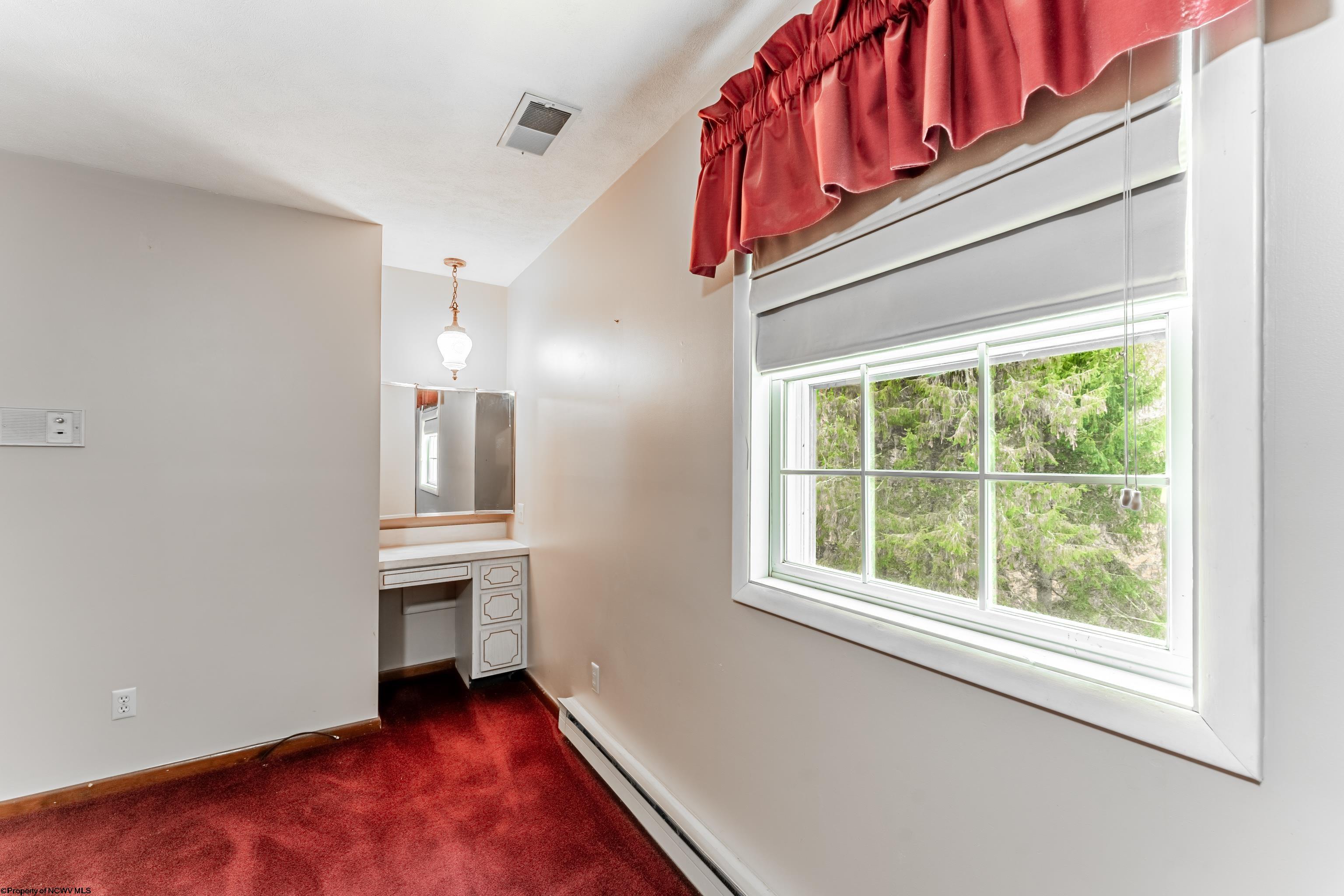 Fairmont, West Virginia 26554, United States, 4 Bedrooms Bedrooms, ,3 BathroomsBathrooms,Residential,Active,240761