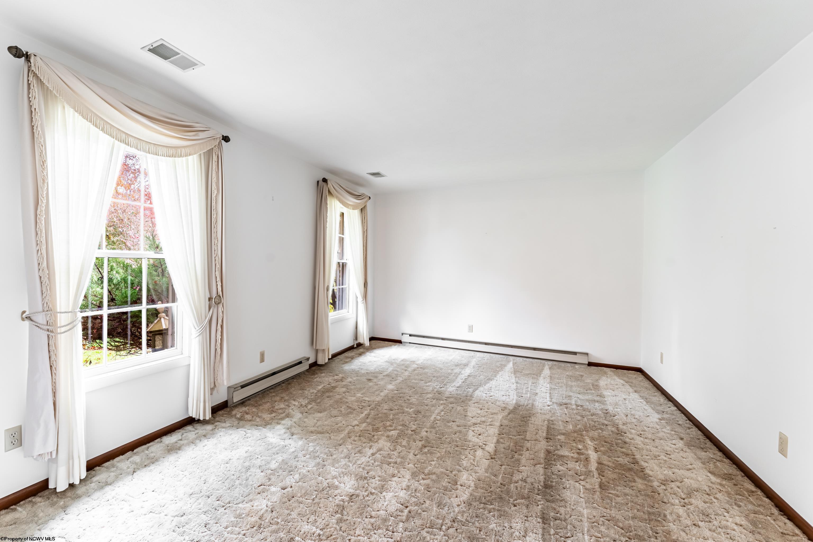 Fairmont, West Virginia 26554, United States, 4 Bedrooms Bedrooms, ,3 BathroomsBathrooms,Residential,Active,240761