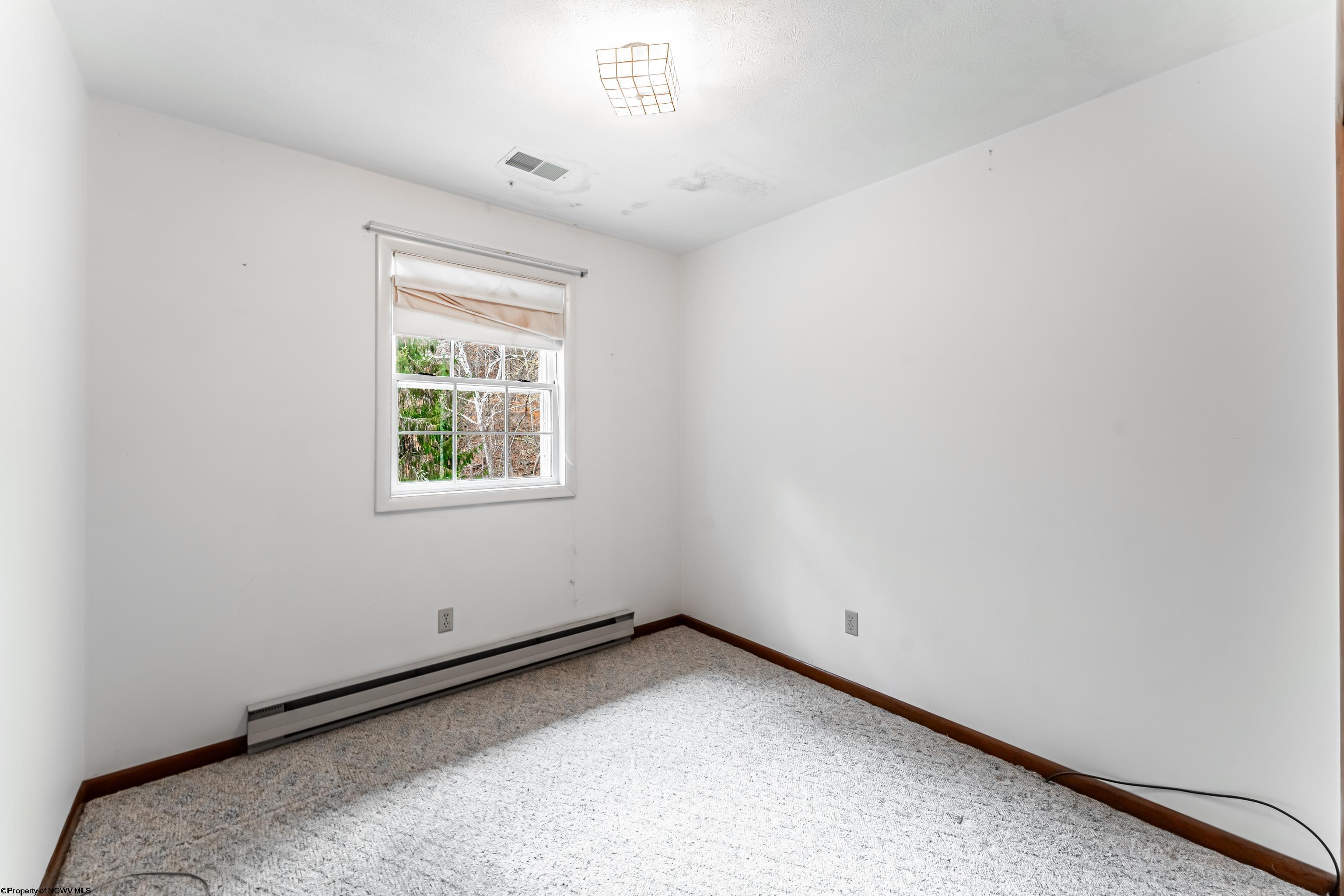 Fairmont, West Virginia 26554, United States, 4 Bedrooms Bedrooms, ,3 BathroomsBathrooms,Residential,Active,240761