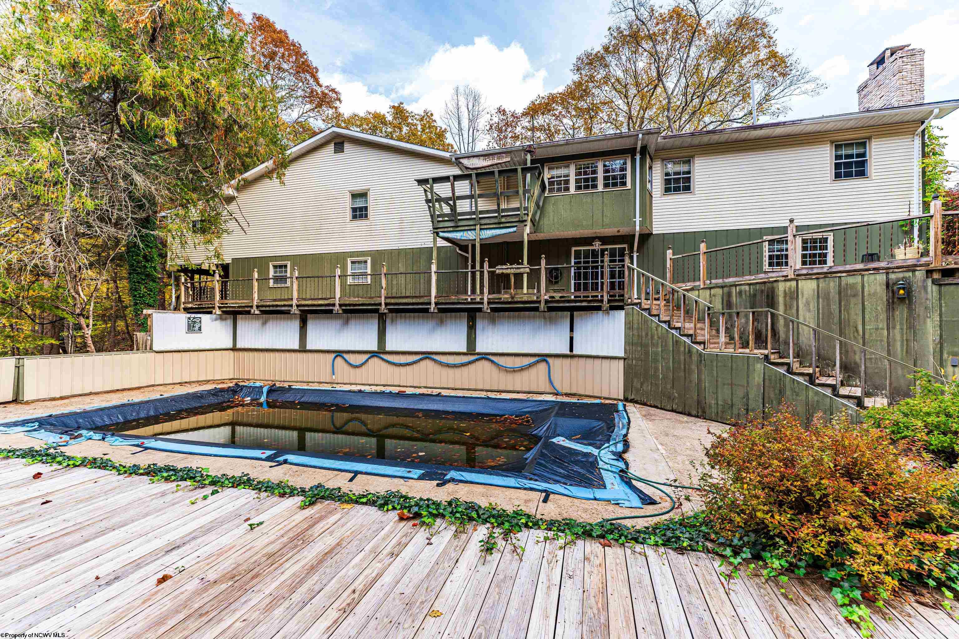 Fairmont, West Virginia 26554, United States, 4 Bedrooms Bedrooms, ,3 BathroomsBathrooms,Residential,Active,240761