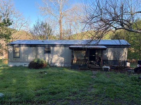 Photo of 374 Saylor Road, Morgantown, WV 26501 (MLS # 10164352)
