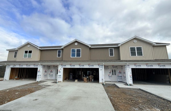 ADDRESS PRIVATE, , WV  - Image 24c4190f4f4e1ca06cc8c4fd005ee2fc/325452712