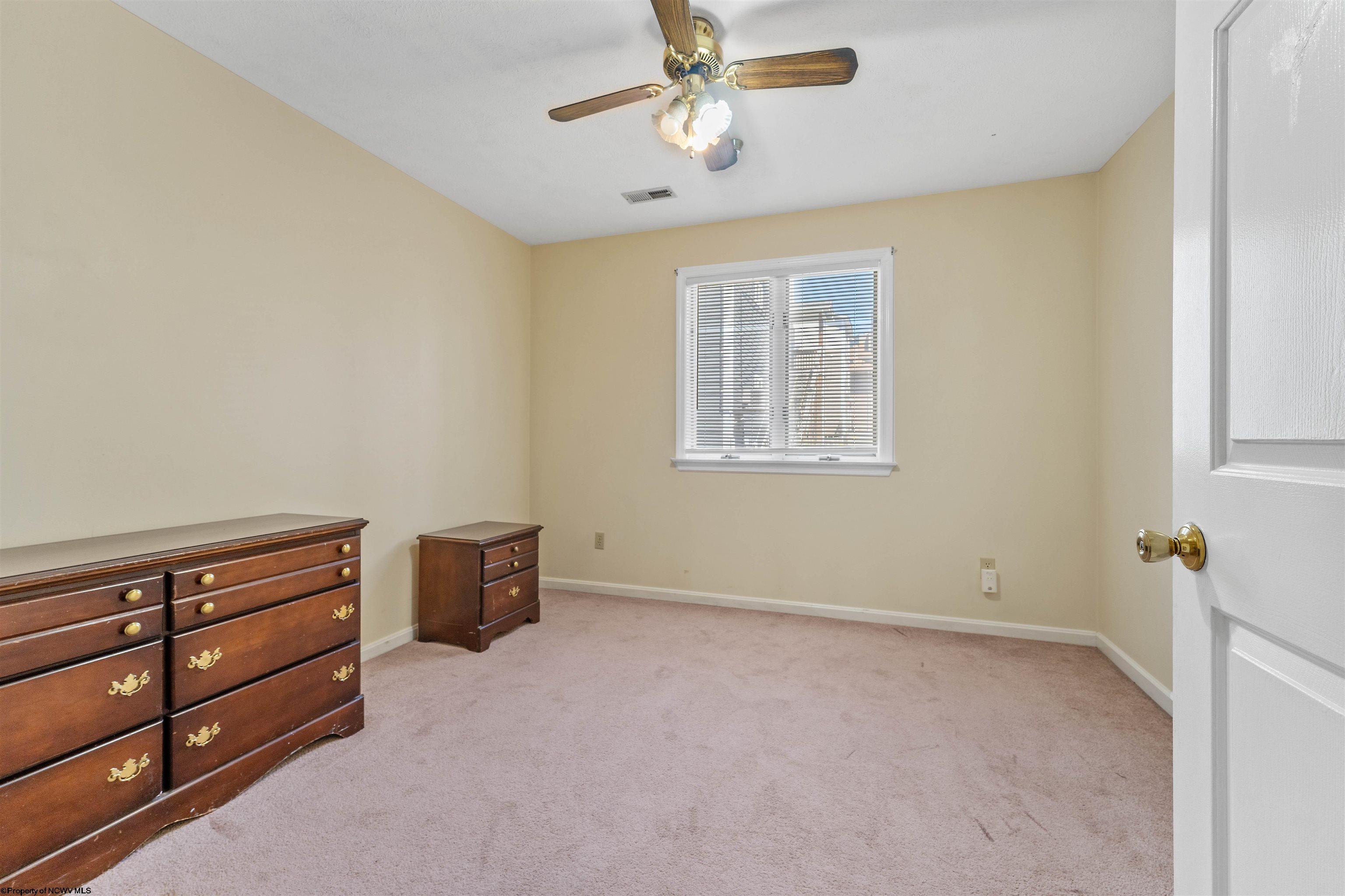 Morgantown, West Virginia 26505, United States, 18 Bedrooms Bedrooms, ,8 BathroomsBathrooms,Residential,Contingent,54580