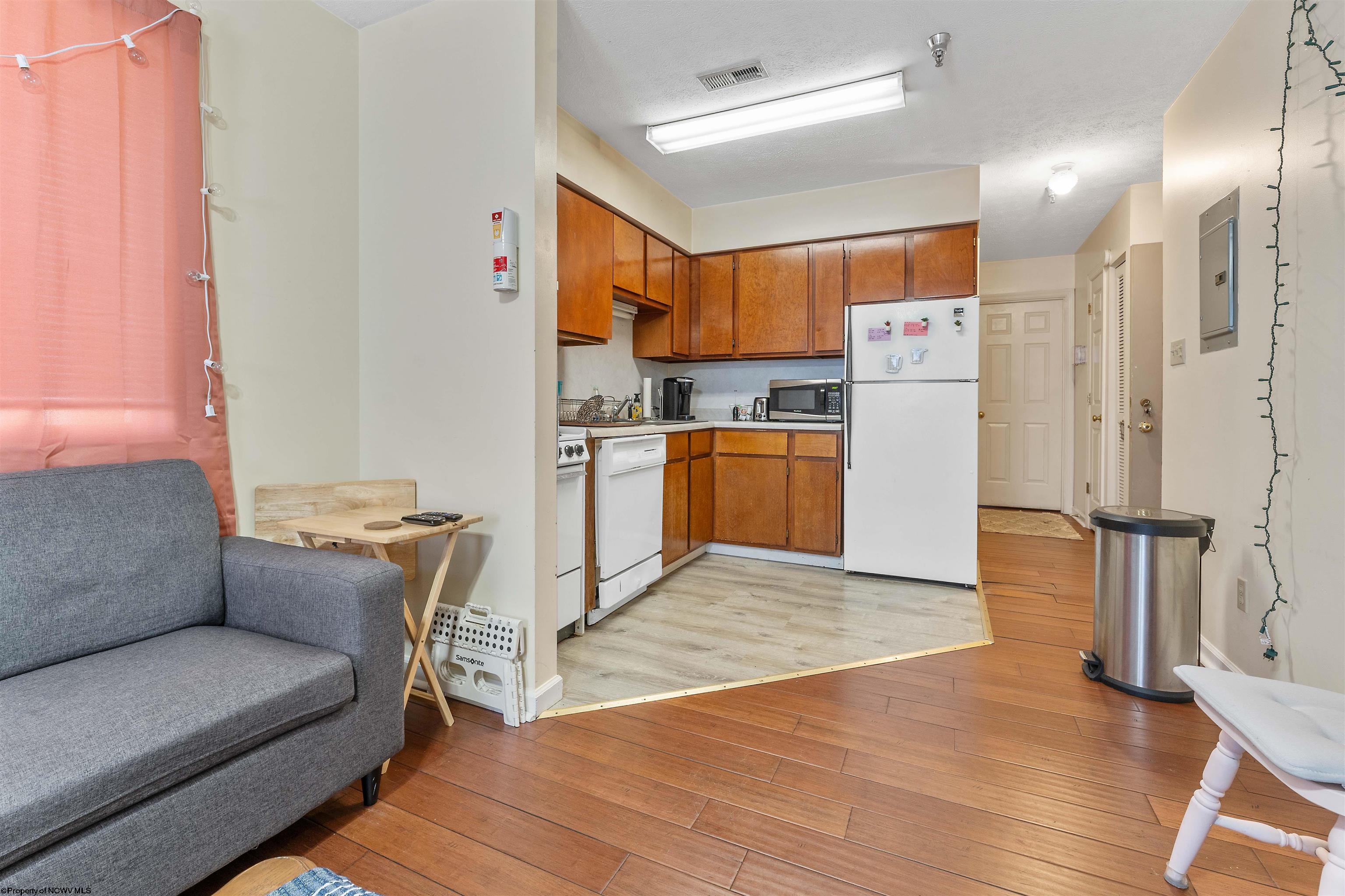 Morgantown, West Virginia 26505, United States, 18 Bedrooms Bedrooms, ,8 BathroomsBathrooms,Residential,Contingent,54580