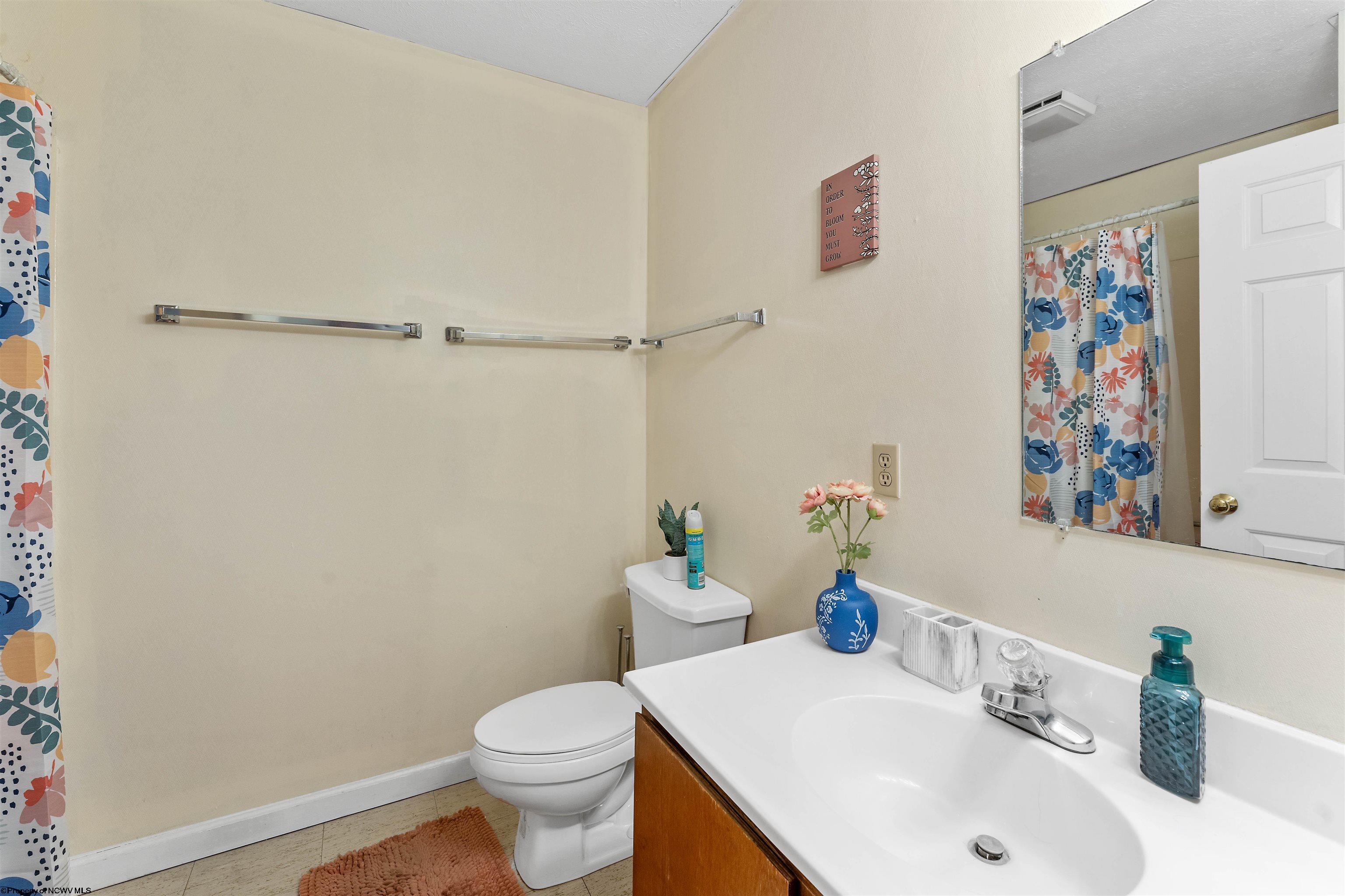 Morgantown, West Virginia 26505, United States, 18 Bedrooms Bedrooms, ,8 BathroomsBathrooms,Residential,Contingent,54580