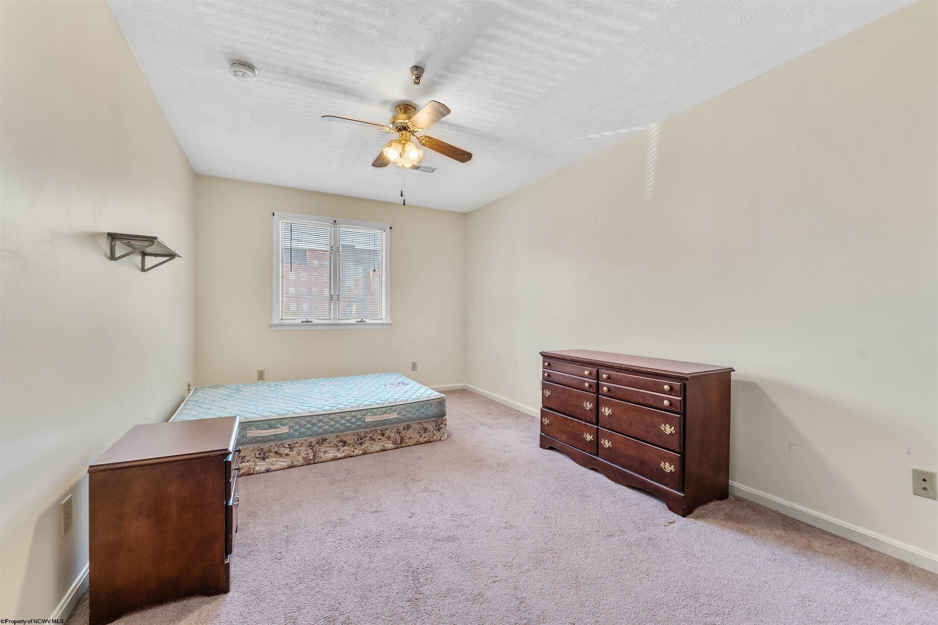 Morgantown, West Virginia 26505, United States, 18 Bedrooms Bedrooms, ,8 BathroomsBathrooms,Residential,Contingent,54580