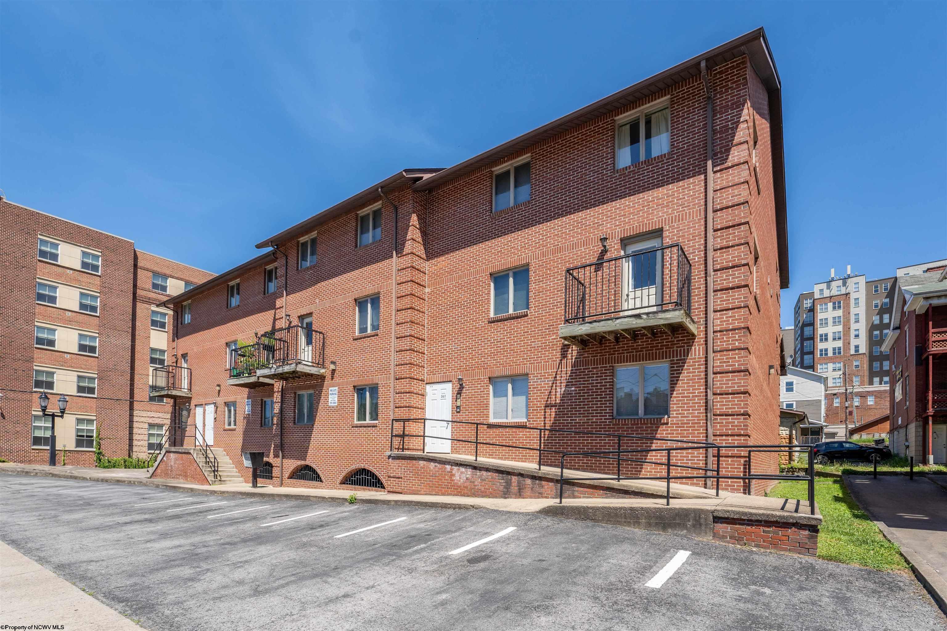 Morgantown, West Virginia 26505, United States, 18 Bedrooms Bedrooms, ,8 BathroomsBathrooms,Residential,Contingent,54580