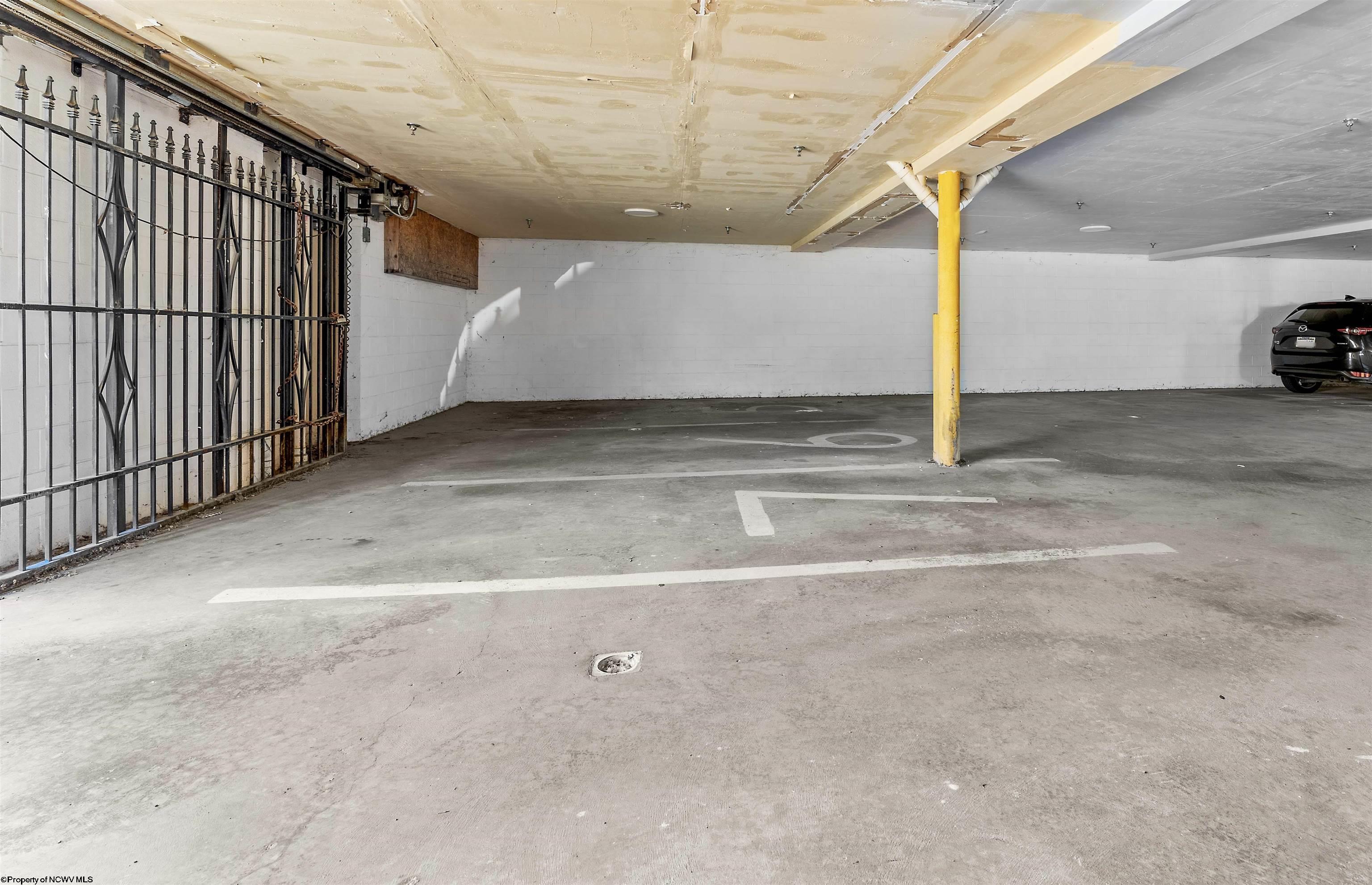 Morgantown, West Virginia 26505, United States, 18 Bedrooms Bedrooms, ,8 BathroomsBathrooms,Residential,Contingent,54580