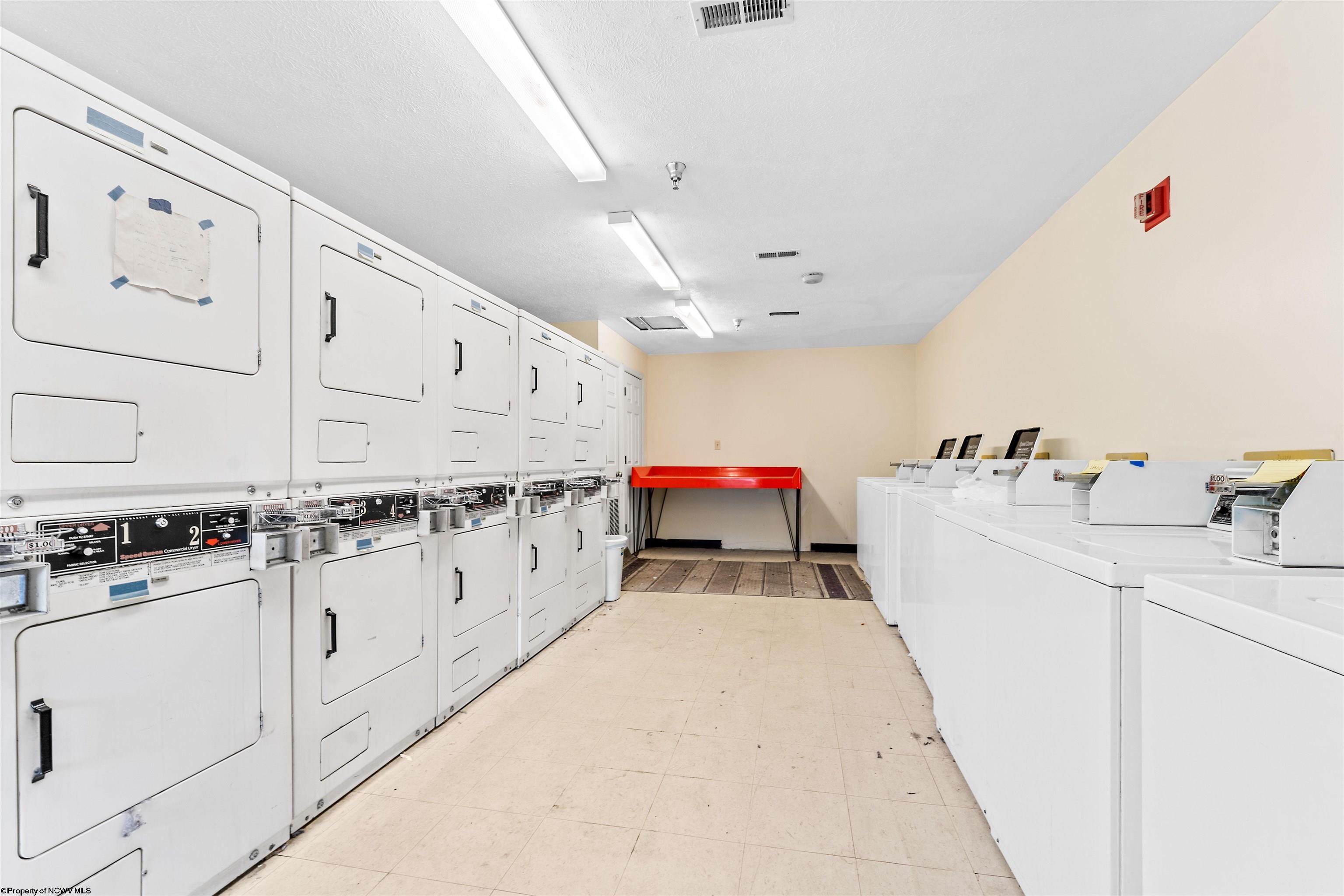 Morgantown, West Virginia 26505, United States, 18 Bedrooms Bedrooms, ,8 BathroomsBathrooms,Residential,Contingent,54580