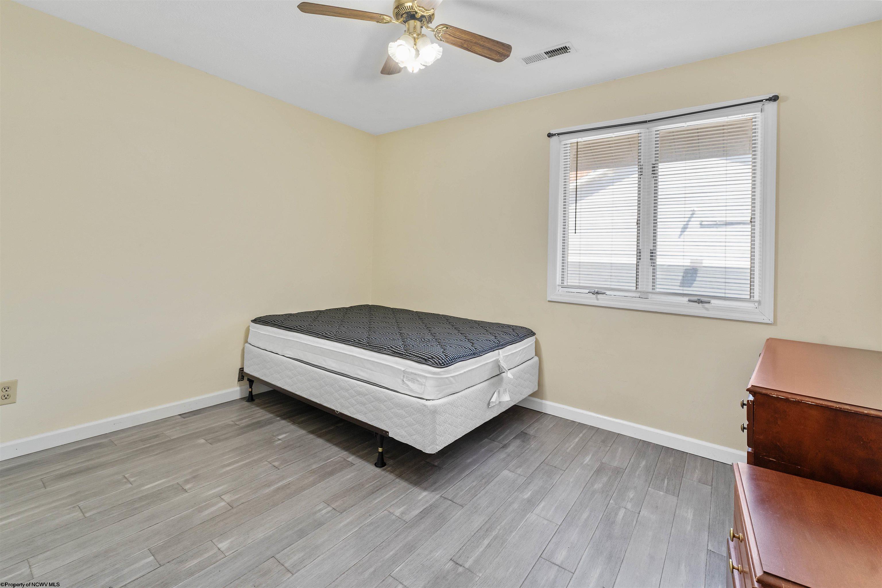 Morgantown, West Virginia 26505, United States, 18 Bedrooms Bedrooms, ,8 BathroomsBathrooms,Residential,Contingent,54580