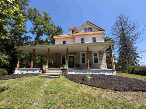 Photo of 1616 Country Club Road, Fairmont, WV 26554 (MLS # 10166046)
