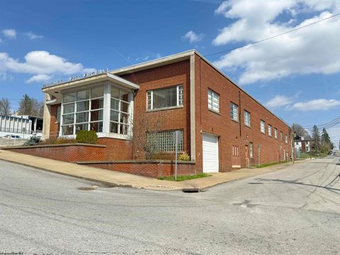 Photo of 300 Quincy Street, Fairmont, WV 26554 (MLS # 10164481)