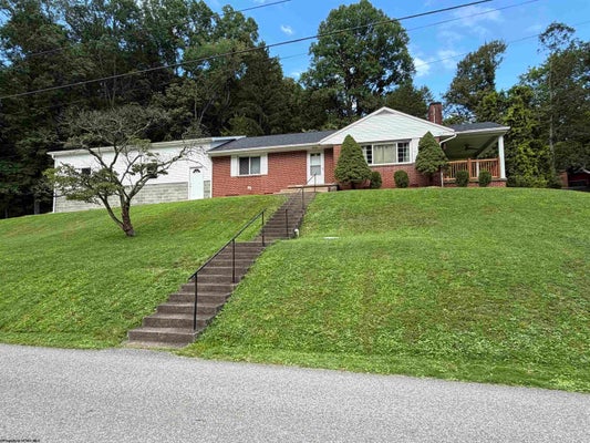 114 WOODLYN DR, WESTON, WV 26452 - Image 2d0d32a6aaf8bb8e8e8e487907cf9bdf/2024511065
