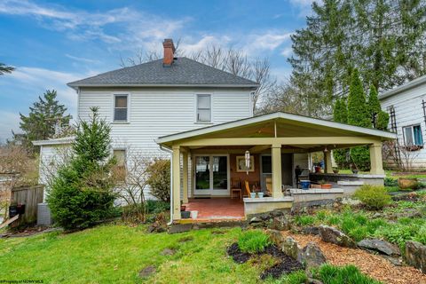 Photo of 813 Ridgeway Avenue, Morgantown, WV 26505 (MLS # 10164960)