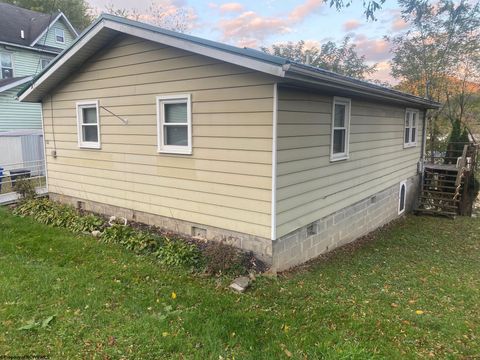 Photo of 152 Spruce Street, Parsons, WV 26287 (MLS # 10162116)