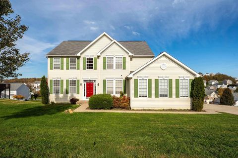 Photo of 618 Hayfield Street, Morgantown, WV 26508 (MLS # 10162387)