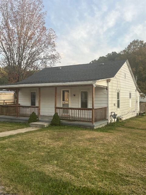 Photo of 188 Carter Avenue, Philippi, WV 26416 (MLS # 10161562)